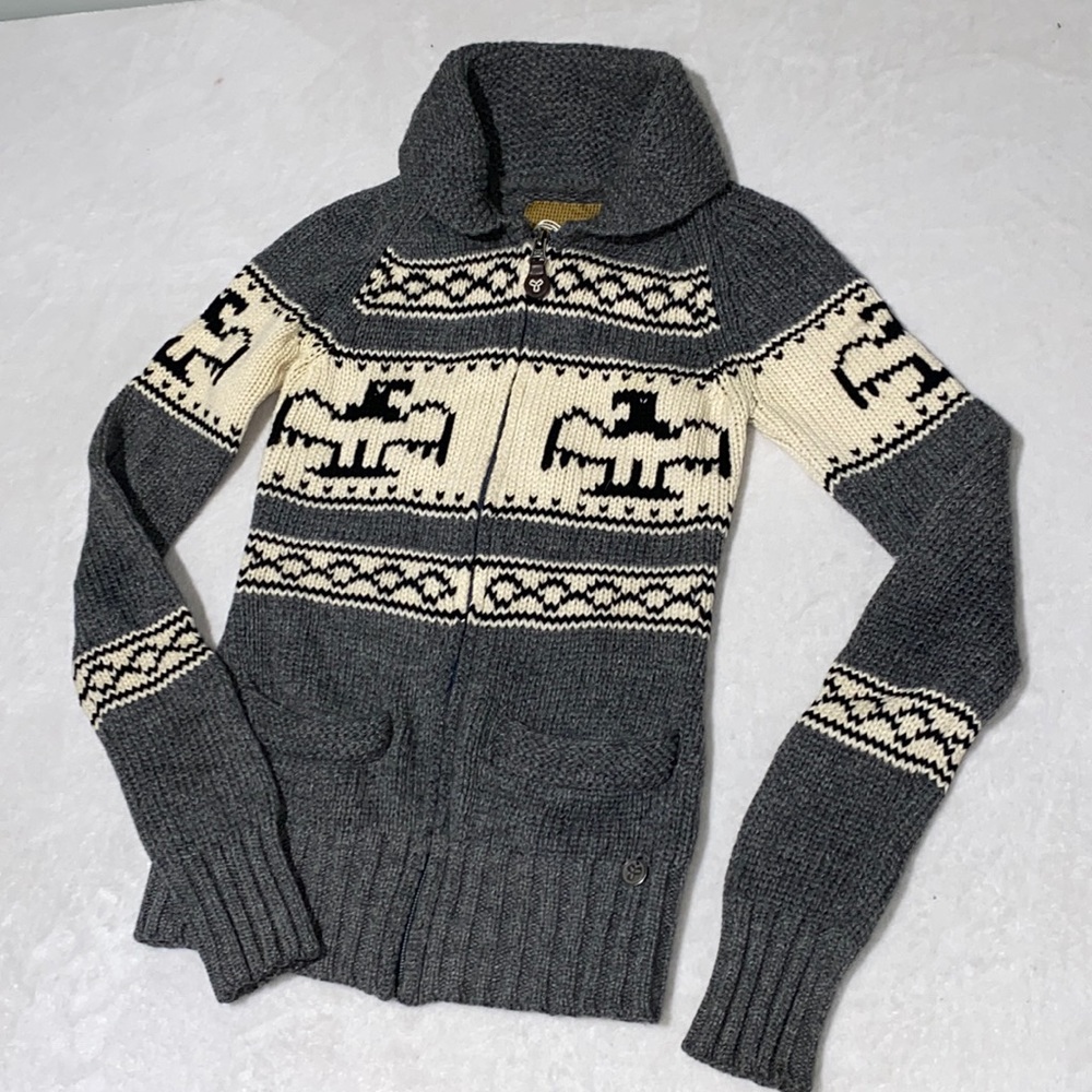 TNA Aritzia Sweater